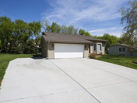 2nd image of 4330 Goldenrod Ln N