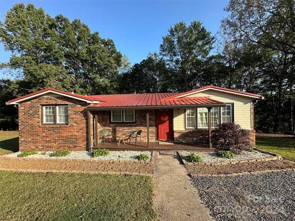 2346 Timberland Hills Dr, Newton, NC 28658