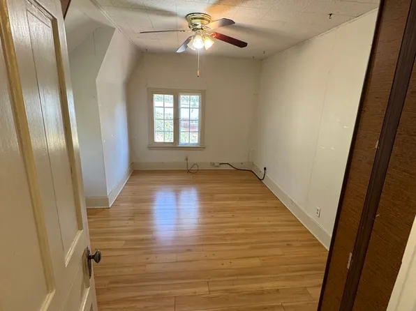 R604- NW 4th Street, 604 NW 4th St APT A, Grants Pass, OR 97526