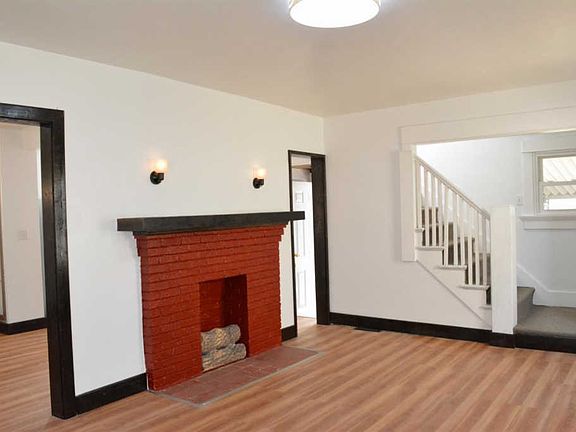 5th image of 108 Sandhurst Dr