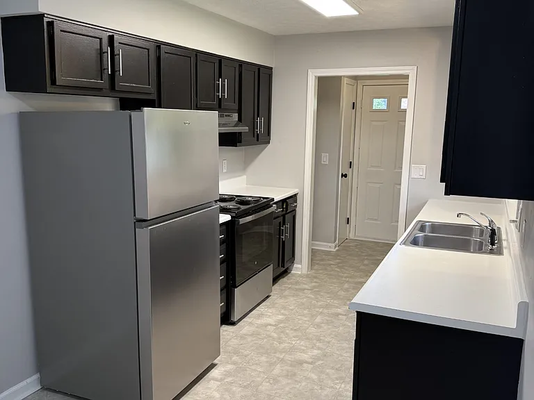 Catalpa Dr — Photo 4