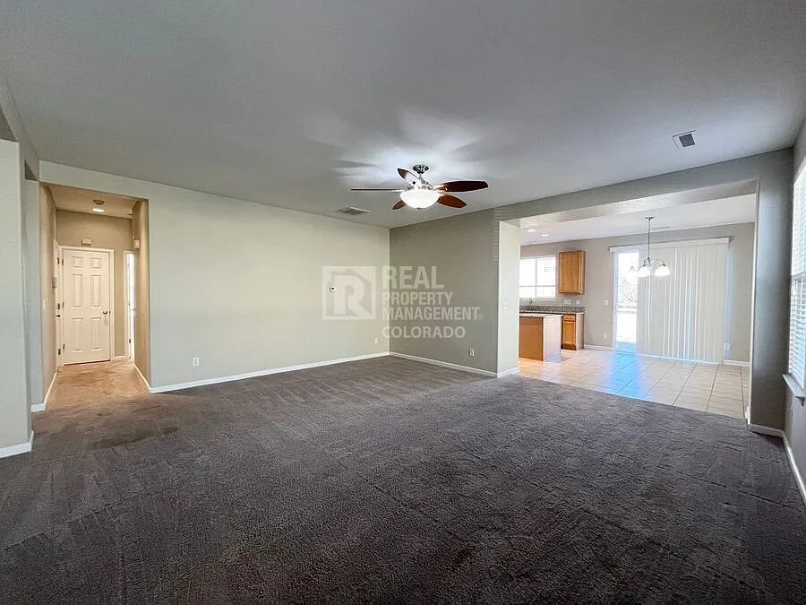 Charming and Spacious Home in Lochbuie, CO — Photo 4