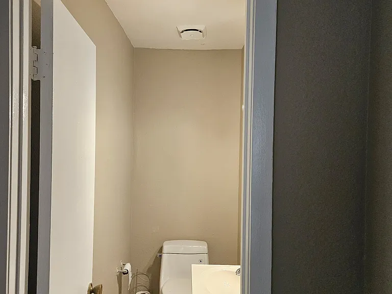 900 Mountain Creek Rd #D33 — Photo 5