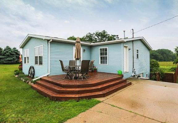 3rd image of 13393 Cypress Ave