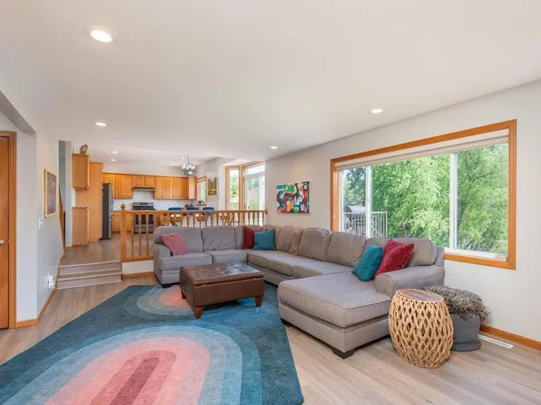 284 2nd St SW, Delano, MN 55328