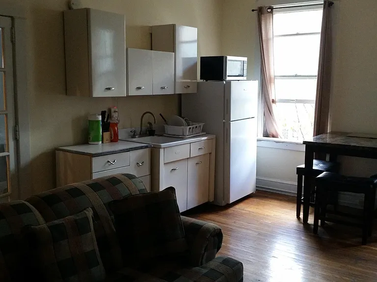 34 E Walnut St #B — Photo 17