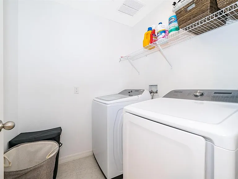 664 Benoi Dr — Photo 12