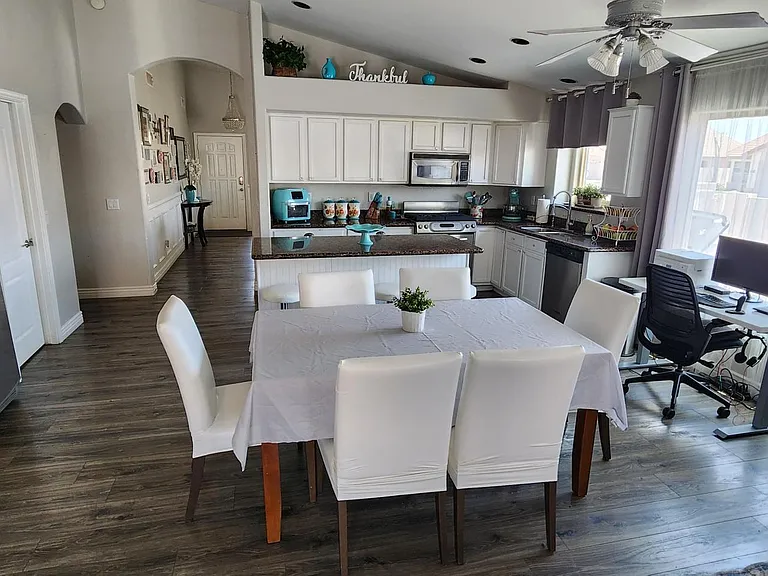 S Calvin Cir — Photo 5