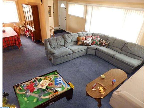 2nd image of 2123 Gross Ave