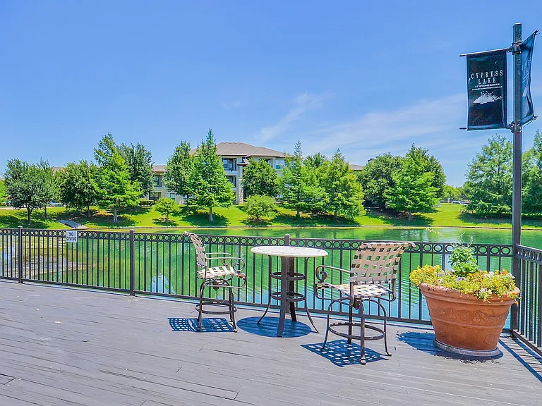 Cypress Lake at Stonebriar Apartments — Photo 5