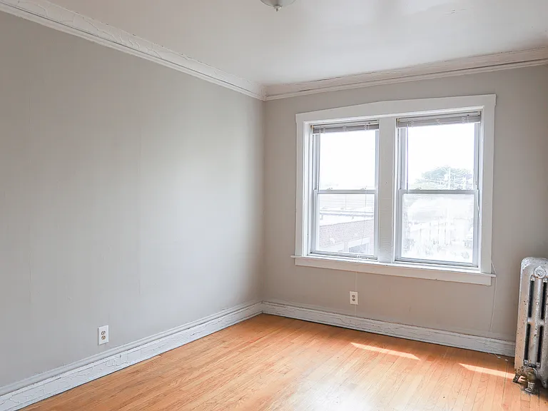 2473 W Gunnison St #3 — Photo 1
