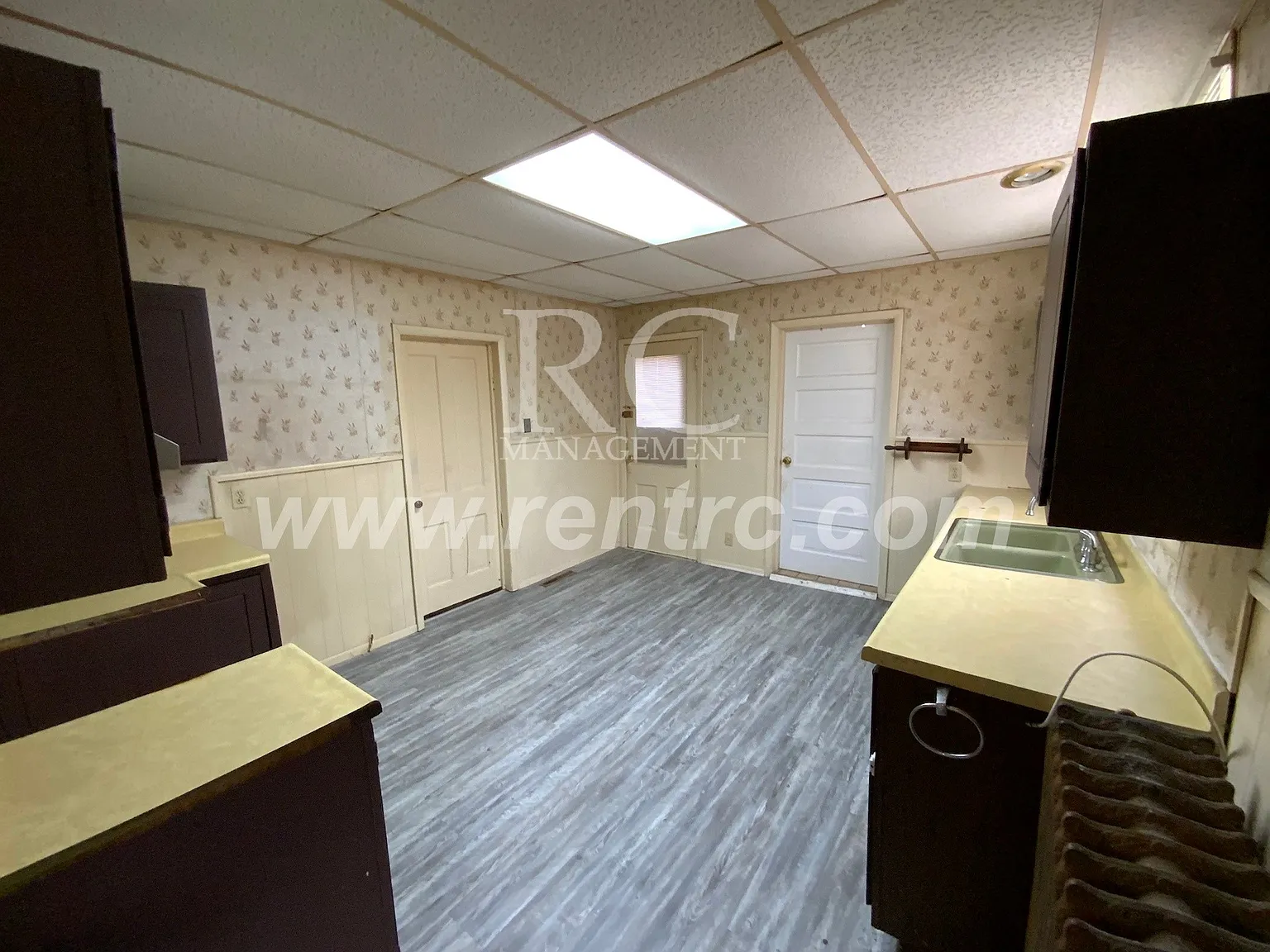 3 bed, 1150 sqft, $950 — Photo 2