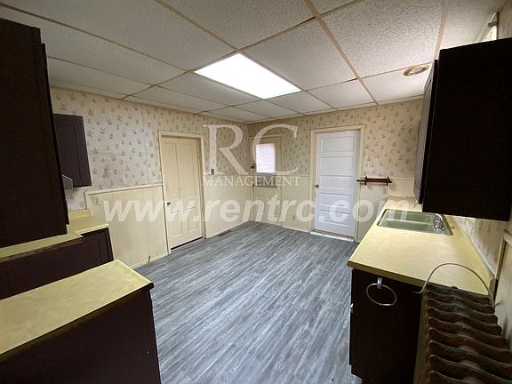 2nd image of 411 Anderson St