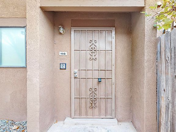 3rd image of 2900 Vista Del Rey Ct NE
