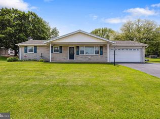 195 Zions View Rd, Manchester, PA 17345