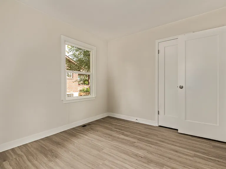 4415 Milwaukee St — Photo 22