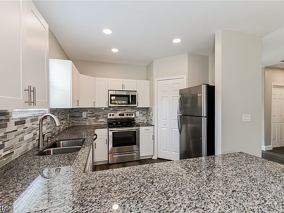 3rd image of 3608 39th St SW