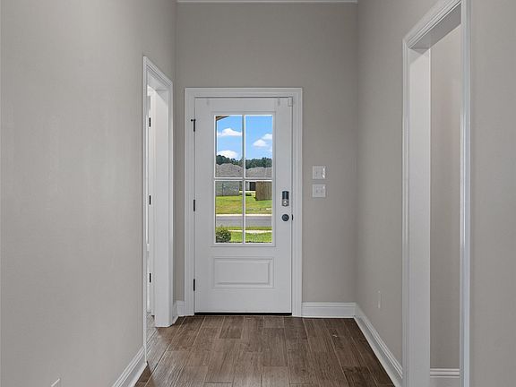 4th image of 204 Berkshire Pl