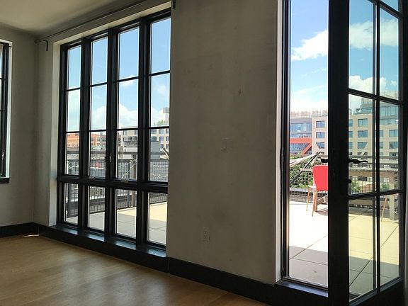 3rd image of 82 Jefferson St #4