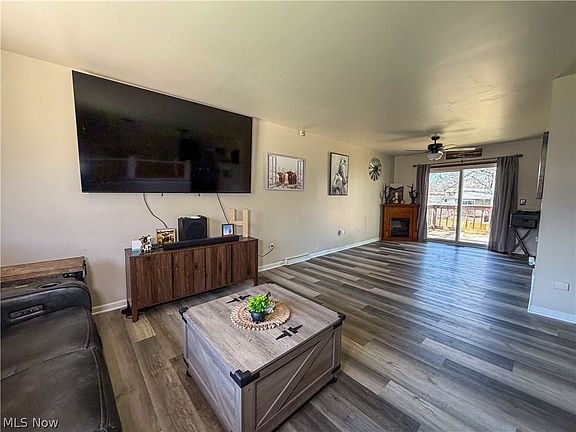 5th image of 165 Winter Ln