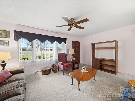 5th image of 4115 Greenhaven Ln