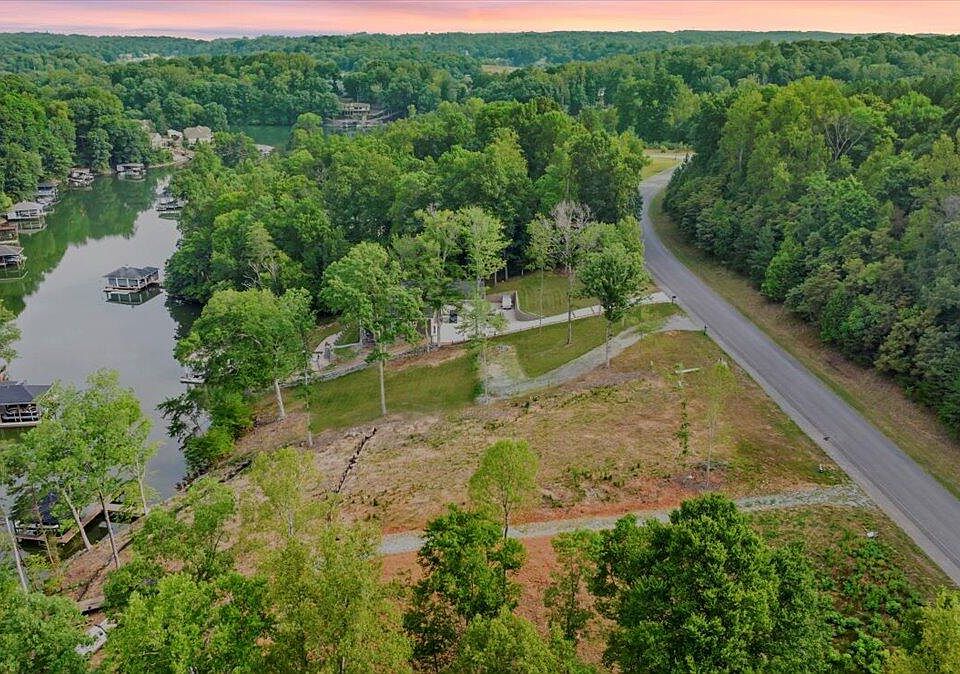 1st image of 34 Lakewatch Cir