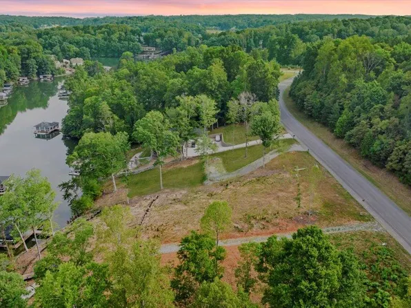 34 Lakewatch Cir, Moneta, VA 24121