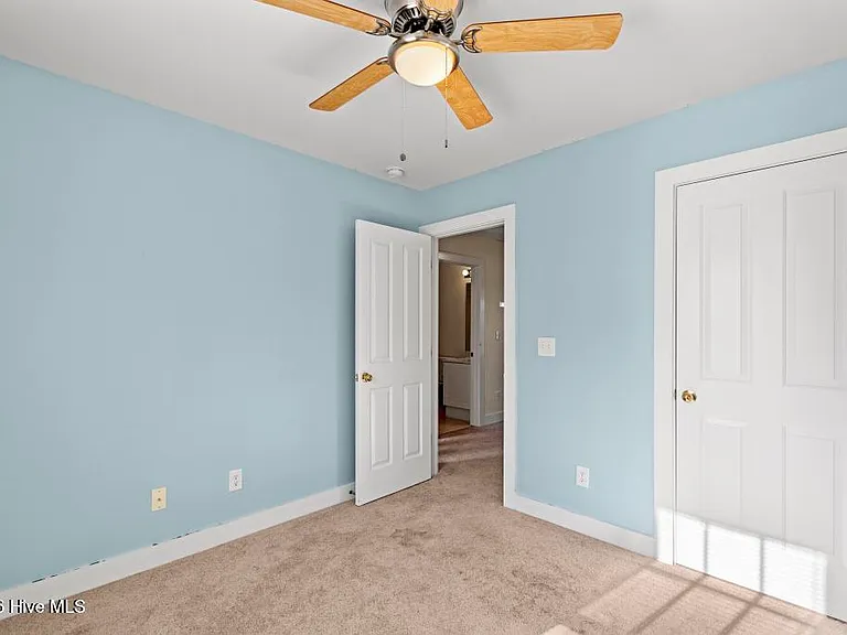 220 Twin Oaks Dr #A — Photo 17