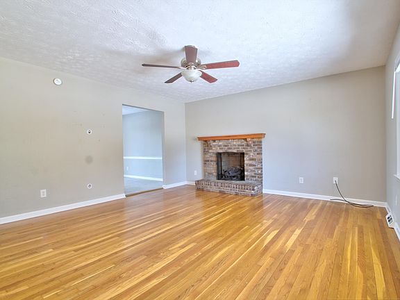 4th image of 1701 Pellinore Ct