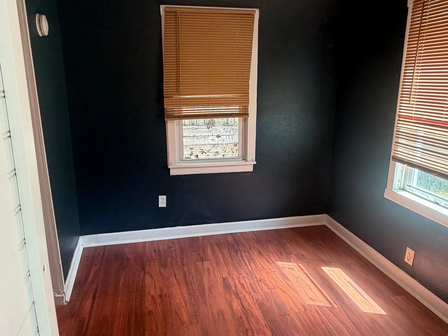 1 bed, 890 sqft, $600 — Photo 1