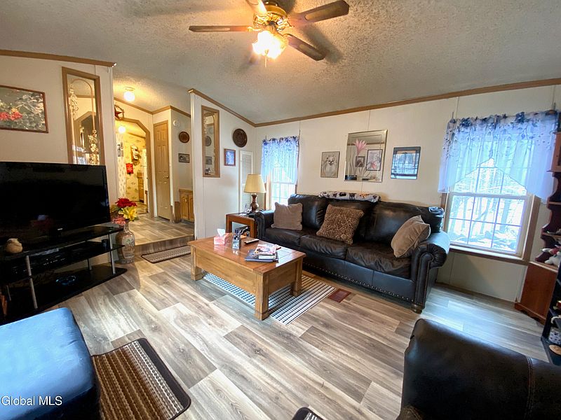 5th image of 75 Cedar Ridge Way