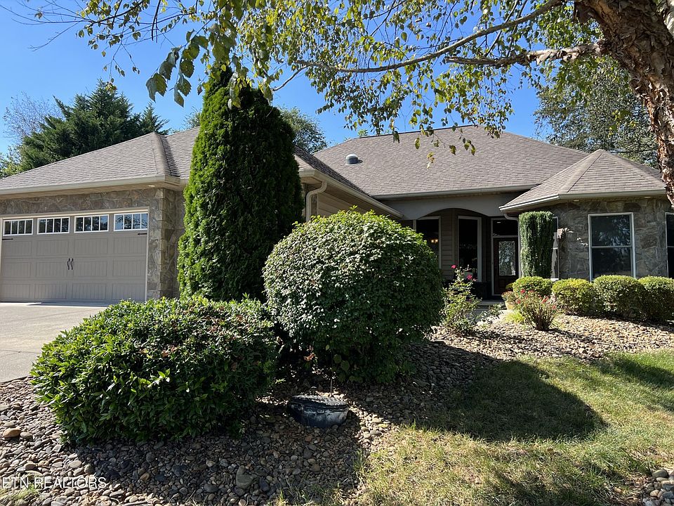 1st image of 210 Saligugi Cir