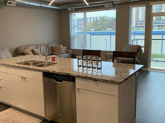 2nd image of 200 Des Moines St APT 313