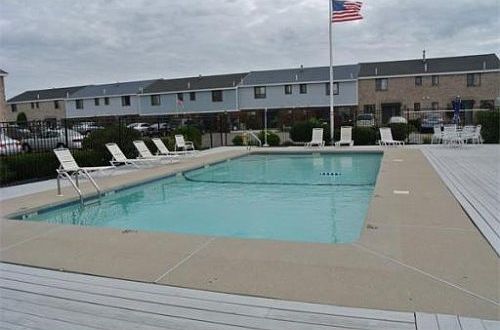 3rd image of 275 N End Blvd APT D1