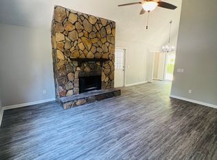 908 Spanish Oak Dr, Hinesville, GA 31313