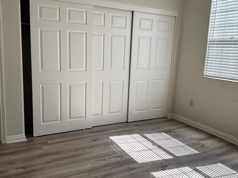 10616 Moorpark St #304 — Photo 7