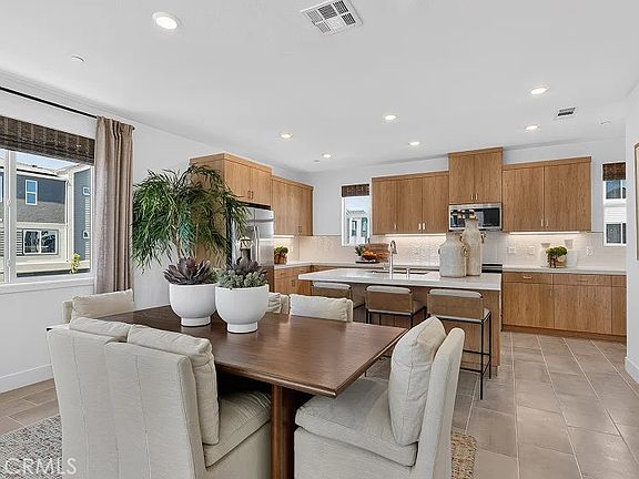 3rd image of 500 Park Dr Unit 17
