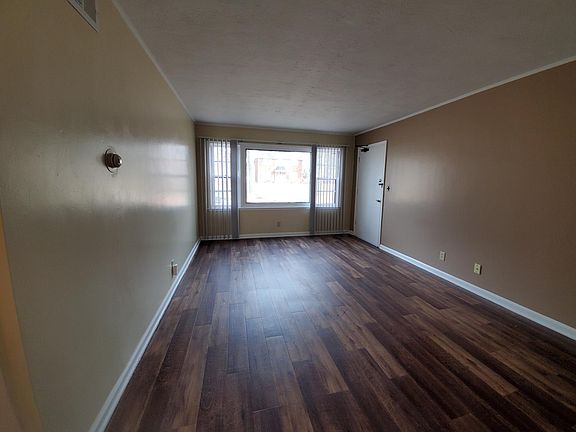 4th image of 311 S 47th St #311