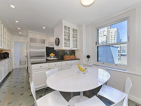 5th image of 215 E 72nd St APT 7W