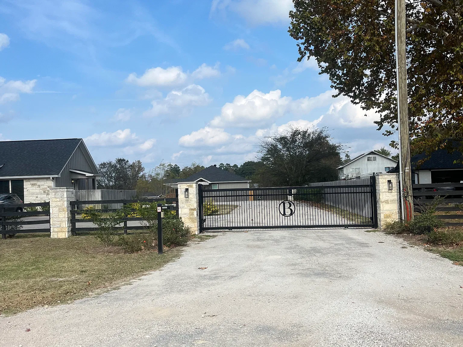 2 bed, 1000 sqft, $1,550 — Photo 2