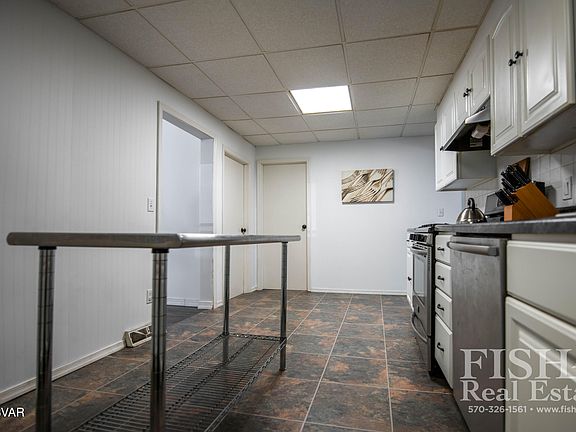4th image of 487 Winthrop St S