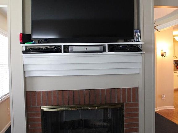 4th image of 100 Green Hills Dr