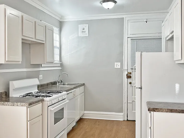 415-425 S. Taylor Ave. — Photo 20