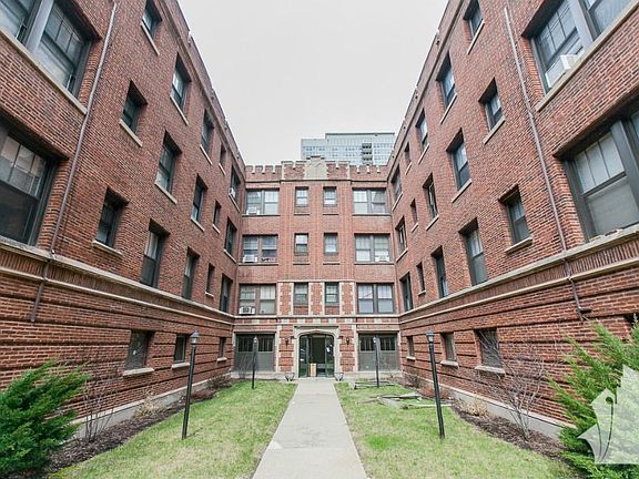 2nd image of 516 W Cornelia Ave APT 118J