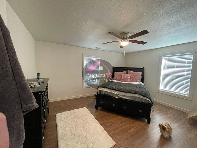 1482 Burger St — Photo 14
