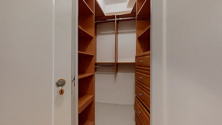 Rented by Bond New York | media 49