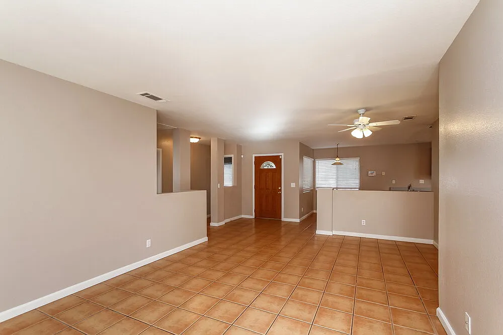 4 bed, 2.0 bath, 1342 sqft, $2,070 — Photo 4