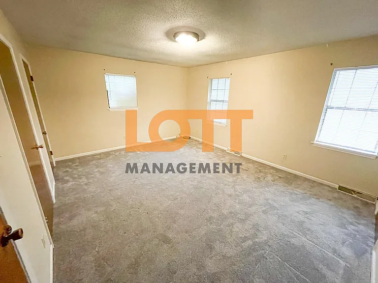 31 Saint Mark Rd — Photo 14