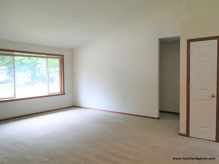 9409 202nd Ave E — Photo 3