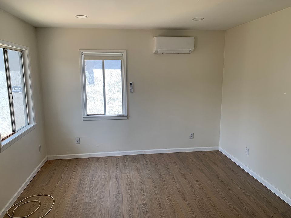 kitchen looking to living room